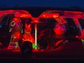 FOTO: Gembira Berdisko dari Dalam Mobil