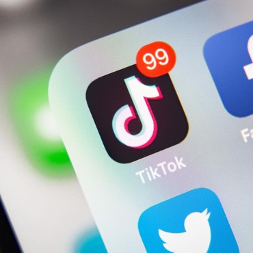 Viral, Pelajar Tewas Tersengat Listrik Hingga Gosong Saat Main TikTok