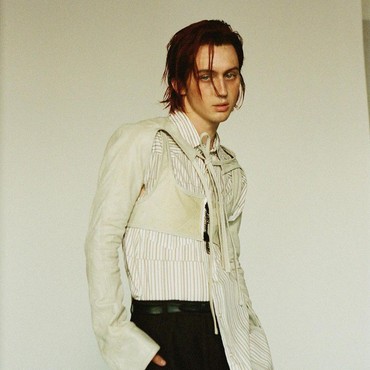 Lirik Lagu Terjemahan Angel Baby - Troye Sivan