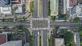 Melihat Jakarta Dari Atas Saat Pandemi Foto udara kawasan Sarina yang sepi saat diberlakukan PSBB di Jakarta, Sabtu (18/4/2020). ANTARA FOTO/Galih Pradipta