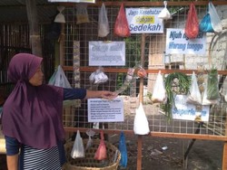 Di Posko Sedekah Magelang Ini Warga Boleh Ambil Sayuran Secukupnya