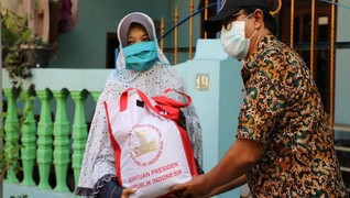 Pemkot Surabaya Terus Salurkan Bantuan ke Masyarakat