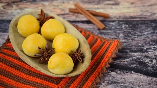Nastar, bentuknya yang bulat mungil dengan kejutan isian di salamnya membuat banyak orang jatuh cinta. Tapi ada banyak fakta unik yang harus kamu tahu.