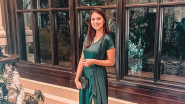 Jelang Lebaran, Atries Angel Eks Chef Juna Pamer Pas Foto Nikah