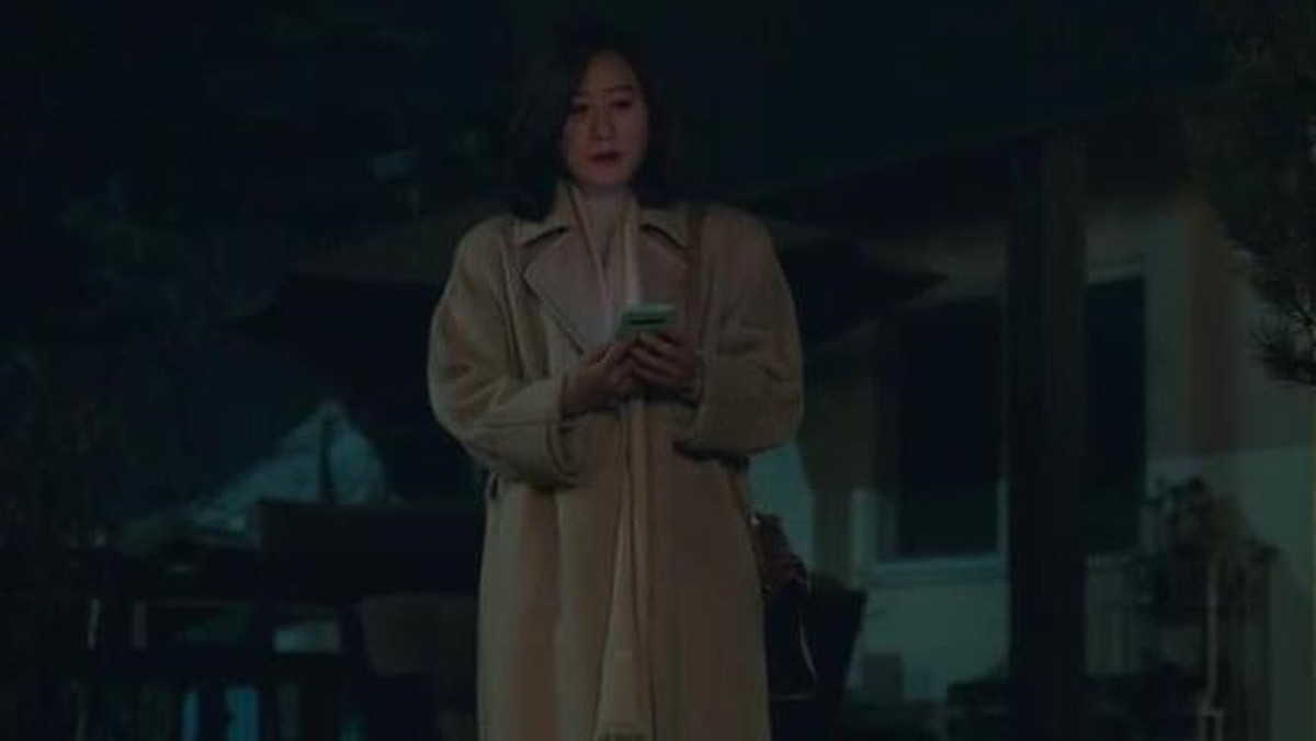 Kim Hee Ae &sol; Ji Sun Woo di The World of The Married