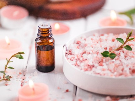 Benarkah Minyak Jojoba Bisa Mengatasi Jerawat? Cari Tahu Yuk Bunda!
