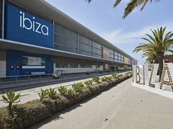 Akibat Mimpi Buruk, Turis Ini Jatuh dari Balkon Lantai Tiga di Ibiza