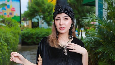 img-title Belajar Pakai Hijab, Bella Shofie Minta Diberi Dukungan