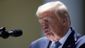 Kontroversi Trump soal Corona hingga Positif Covid-19