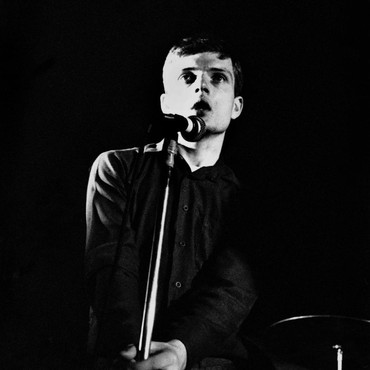 Joy Division Gelar Acara Virtual Kenang 4 Dekade Kematian Ian Curtis