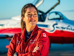 Kapten Pilot Wanita Pesawat Akrobatik Tewas Kecelakaan, Jetnya Timpa Rumah Warga