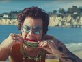 Merasakan 'Sentuhan' Harry Styles di Video Watermelon Sugar