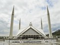 Masjid Faisal, Warisan Raja di Kaki Himalaya