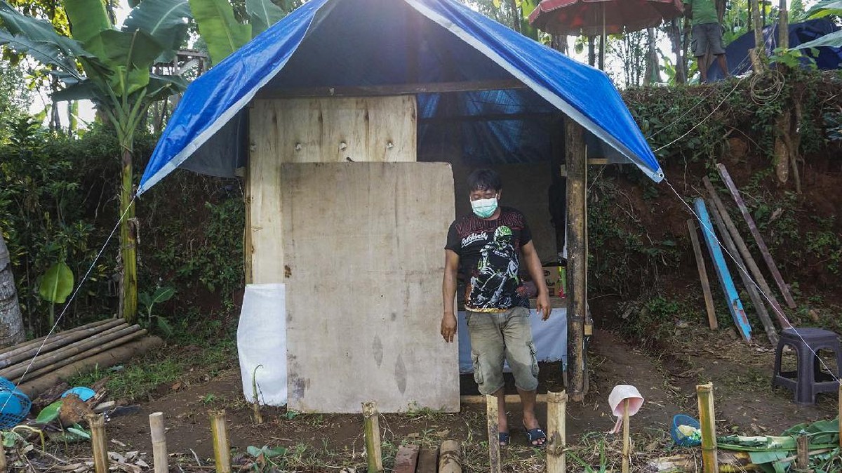 FOTO: Karantina Mandiri di Gubuk Kayu Demi Lawan Pandemi