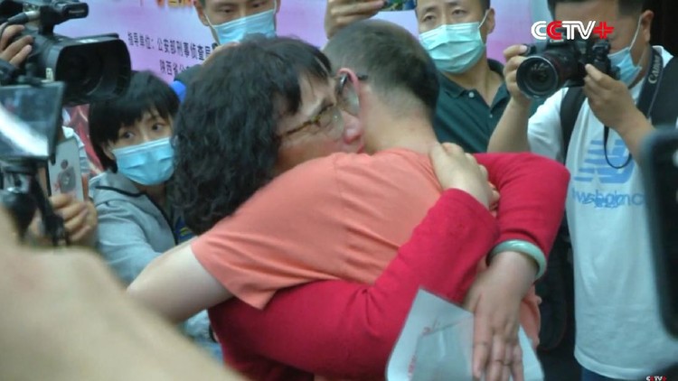 Ibu dan anak dipertemukan setelah 32 tahun
