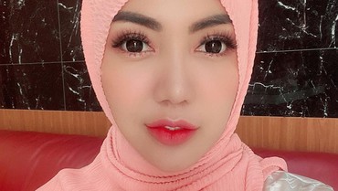 img-title Unggah Foto Pakai Hijab, Bella Shofie Dapat Banyak Dukungan