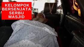 VIDEO: Kelompok Bersenjata Serbu Masjid, 8 Tewas