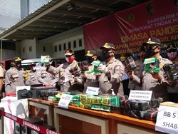 Polisi Bongkar Penyelundupan 66 Kg Sabu Dalam Truk Logistik ke Jakarta