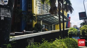 Mal CBD Ciledug Disegel, Wartawan Dilarang Ambil Foto