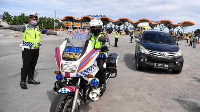 FOTO: Lengangnya Lalu Lintas di Tol Cipali H-3 Lebaran