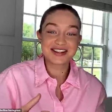 Hamil 6 Bulan, Gigi Hadid Perdana Tunjukkan Perut Buncit