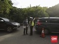 Seratus Mobil Terobos Paksa Pos PSBB Perbatasan Sumbar-Riau