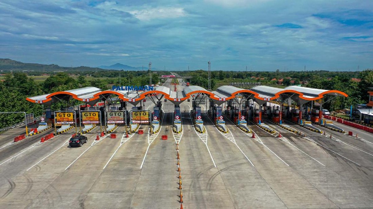 FOTO: Lengangnya Lalu Lintas di Tol Cipali H-3 Lebaran