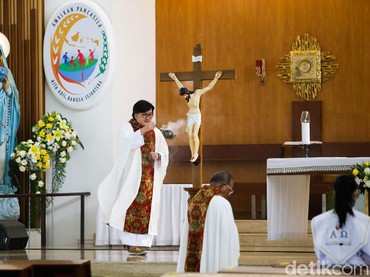 8 Contoh Tema Khutbah Kenaikan Yesus Kristus Lengkap dengan Ayat Alkitab