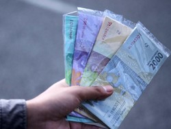 Muslim Harus Tahu! Ini 2 Hukum Tukar Uang Lebaran dalam Islam