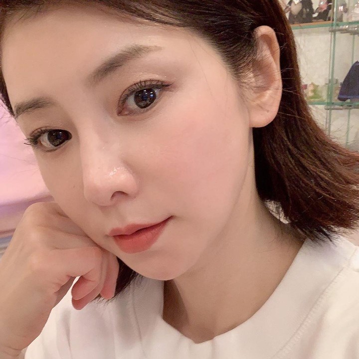 Model dari Jepang, Masako Mizutani, begitu rajin merawat tubuh. Wanita 52 tahun ini menyempatkan merawat kulit 5 jam setiap hari. (Foto: Instagram @mizutanimasako)