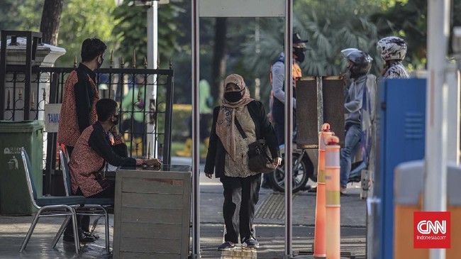 Pegawai non-PNS yang bertugas di lingkungan instansi pemerintah akan mendapatkan THR dan gaji ke-13 dengan syarat. Berikut syaratnya.