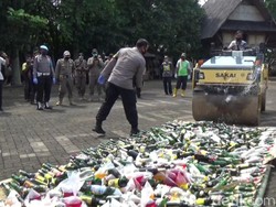 Jelang Lebaran, Polres Purwakarta Musnahkan Ribuan Botol Miras-Narkotika