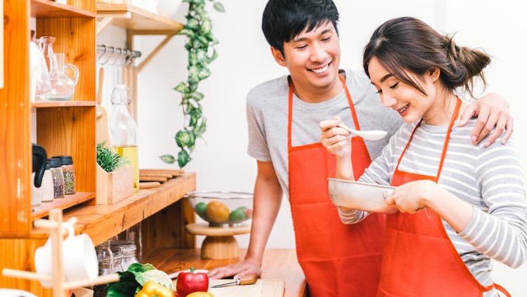 suami istri masak