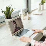 5 Cara Tetap Jaga Silaturahmi dengan Saudara Meski Nggak Mudik
