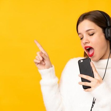 Hati-Hati! Ini 5 Bahaya Mendengarkan Musik dengan Headphone