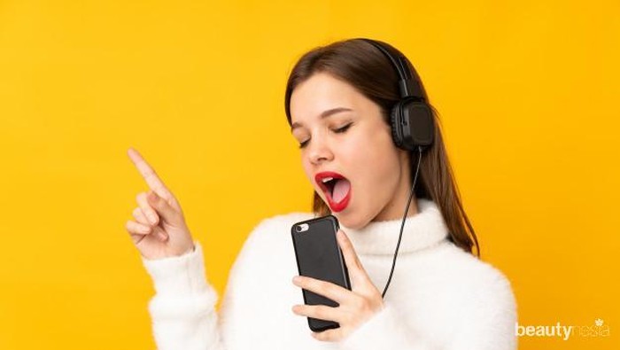 Hati-Hati! Ini 5 Bahaya Mendengarkan Musik dengan Headphone Hati-Hati! Ini 5 Bahaya Mendengarkan Musik dengan Headphone