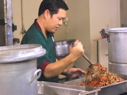 Mengintip Sibuknya Dapur Kapal Laut, Setiap Hari Sajikan Ratusan Porsi Makanan