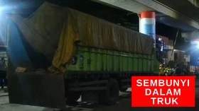 VIDEO: Pemudik Bermotor Sembunyi Dalam Truk