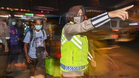 Tangis Pemudik ke Polisi Usai Di-PHK: Saya Mau Pulang Pak