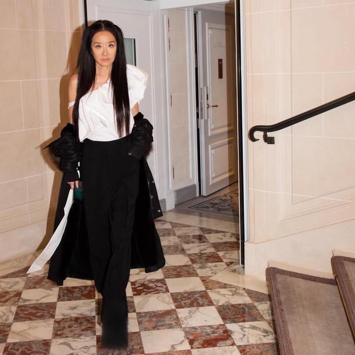 Vera Wang sukses membuat netizen terheran-heran dan kagum. Desainer 70 tahun ini punya badan seperti ABG (Foto: Instagram @verawang)