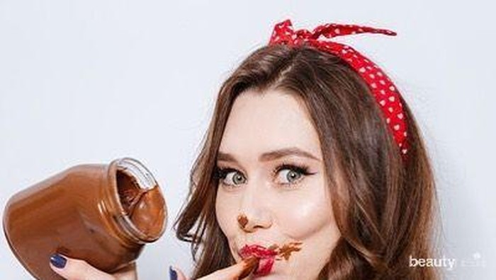 Sedang Sedih? 5 Jenis Makanan Ini Bisa Membantumu Ceria Kembali!