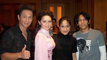 Delon Unggah Foto Lawas, Wajah Kucel Ariel NOAH Jadi Sorotan