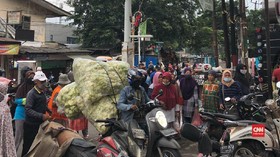VIDEO: Warga Serbu Pasar Kreo Tangerang Jelang Lebaran