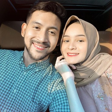 Dituding Promosikan Pernikahan Anak, Selebgram Sabrina & Adhiguna Dikritik