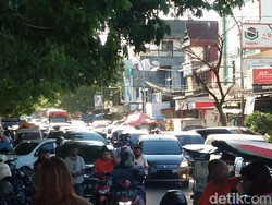 Jelang Lebaran, Pasar-Jalanan di Makassar Padat