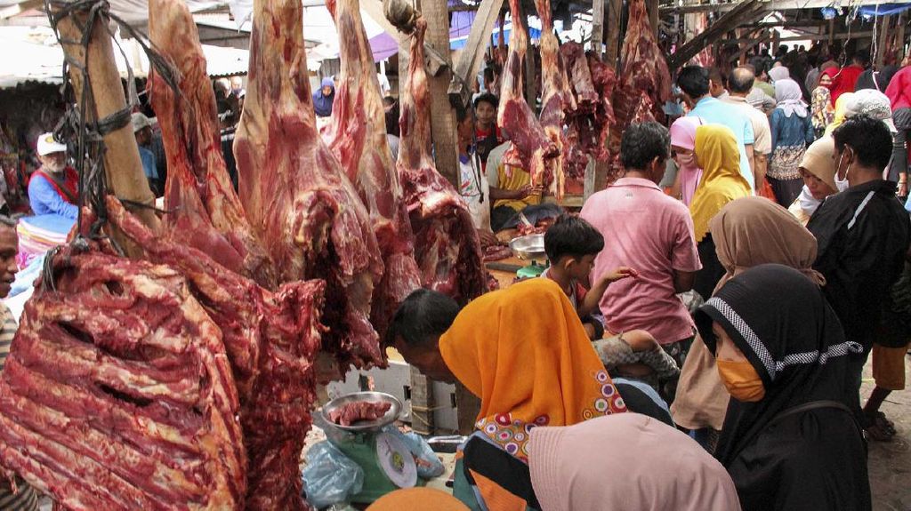 Pedagang Kembali Berjualan, Harga Daging Sapi Dikunci Rp150 Ribu