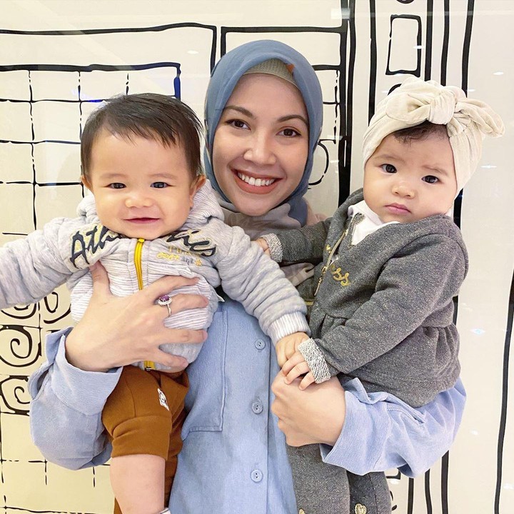 <div>Kita doakan semoga Shelma dan Shaldy serta sang ibunda, Ratna Galih selalu sehat ya. (Foto: Instagram @ratnagalih)</div>