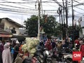 Sehari Jelang Lebaran, Warga Padati Pasar