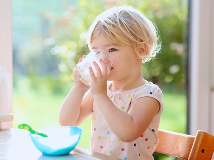 Selain Air Putih, Minuman Ini Dianjurkan untuk Bayi hingga Balita