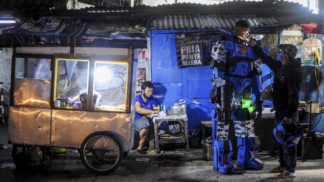 FOTO: Robot Sikopit, Sang Pembubar Tongkrongan Rawan Covid